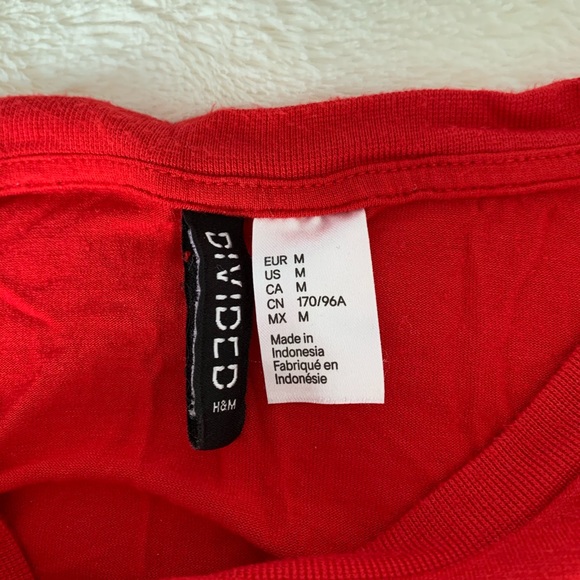 Red Rose T-Shirt - Picture 3 of 3